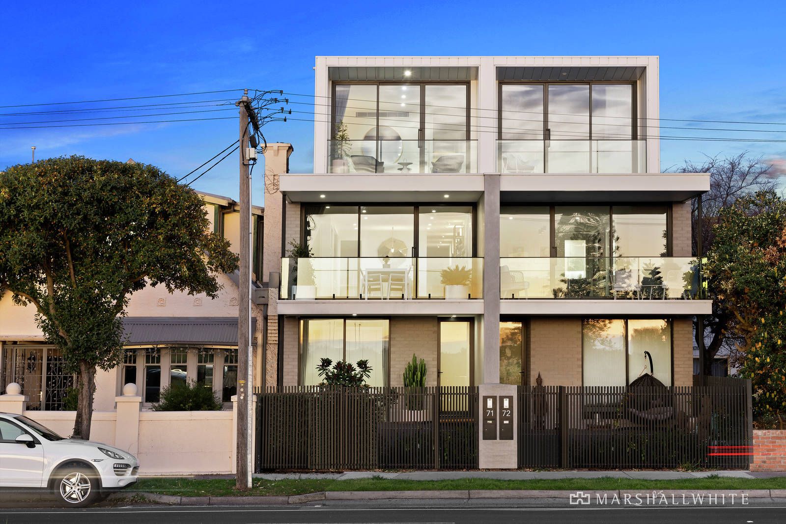 4 bedrooms Townhouse in 71 Marine Parade ELWOOD VIC, 3184