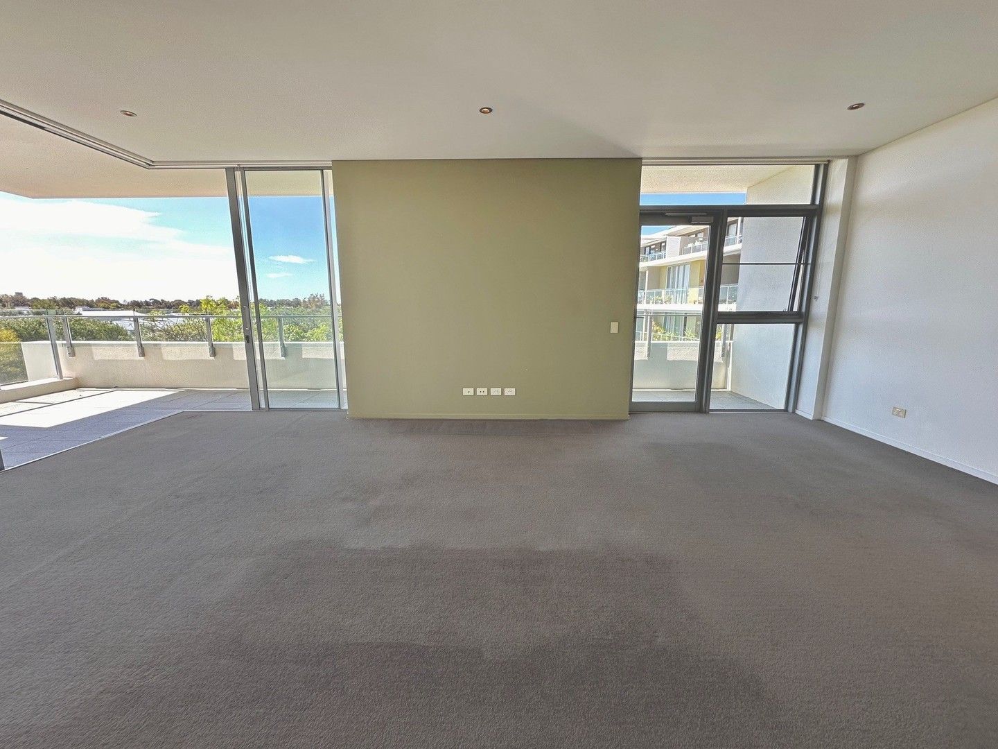 2 bedrooms Apartment / Unit / Flat in 402/2-4 Jenner Street LITTLE BAY NSW, 2036