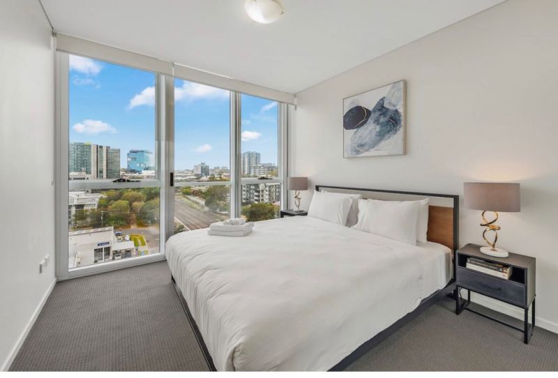 1 bedrooms Apartment / Unit / Flat in 1011/2-6 Land Street TOOWONG QLD, 4066