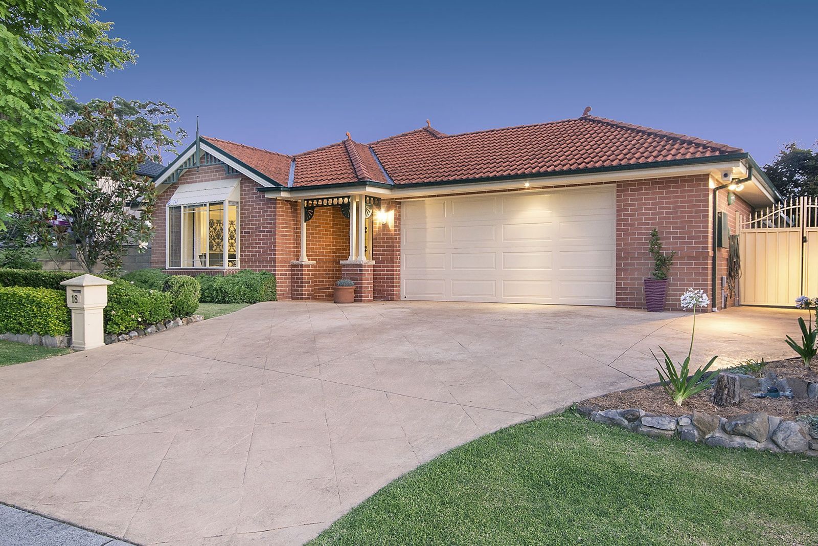 18 Hadlow Drive, Cameron Park NSW 2285, Image 0