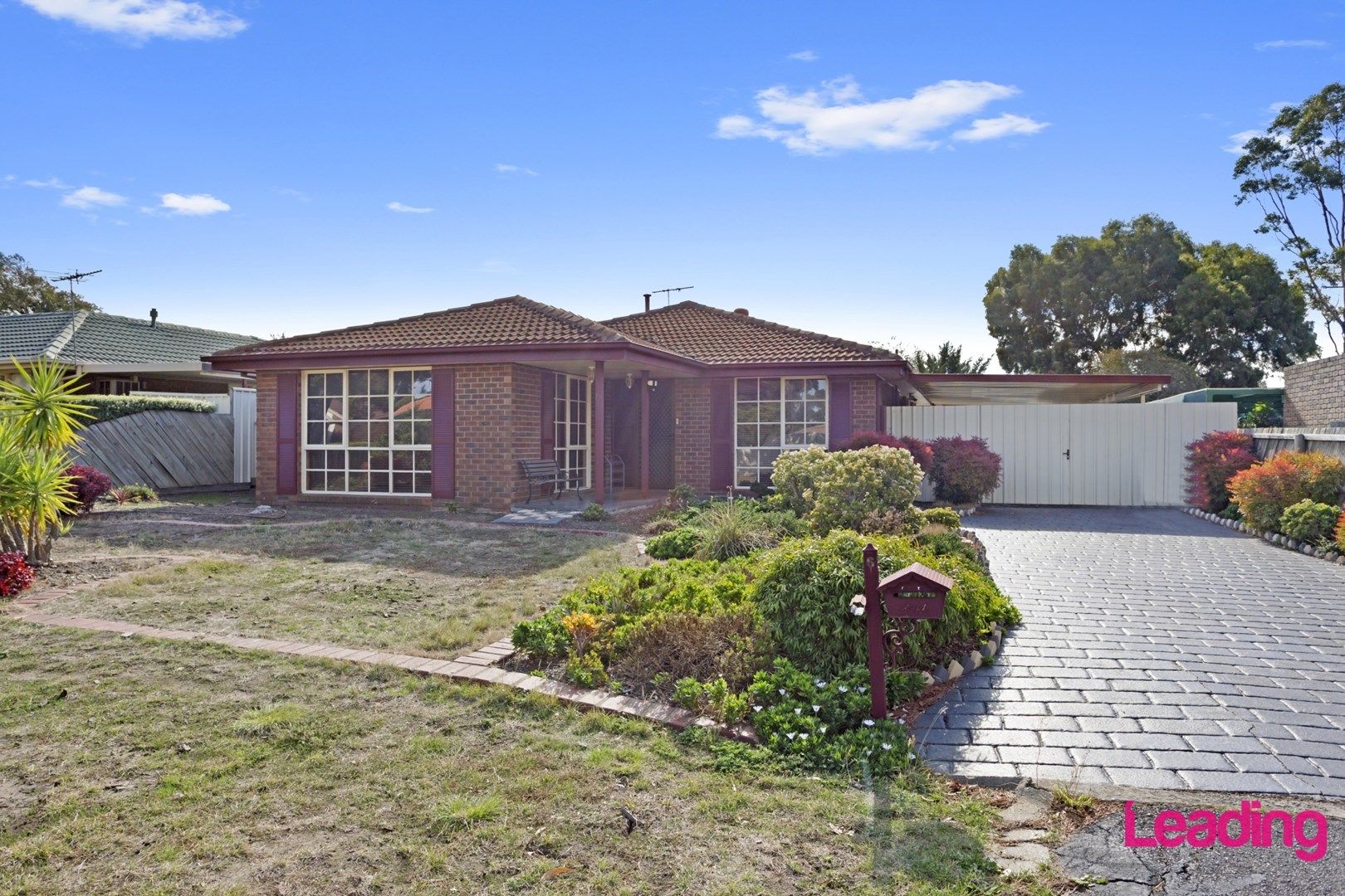 4 bedrooms House in 6 Eton Close SUNBURY VIC, 3429