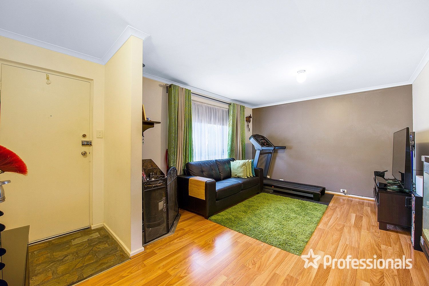 33 Swallow Crescent, Parafield Gardens SA 5107, Image 2