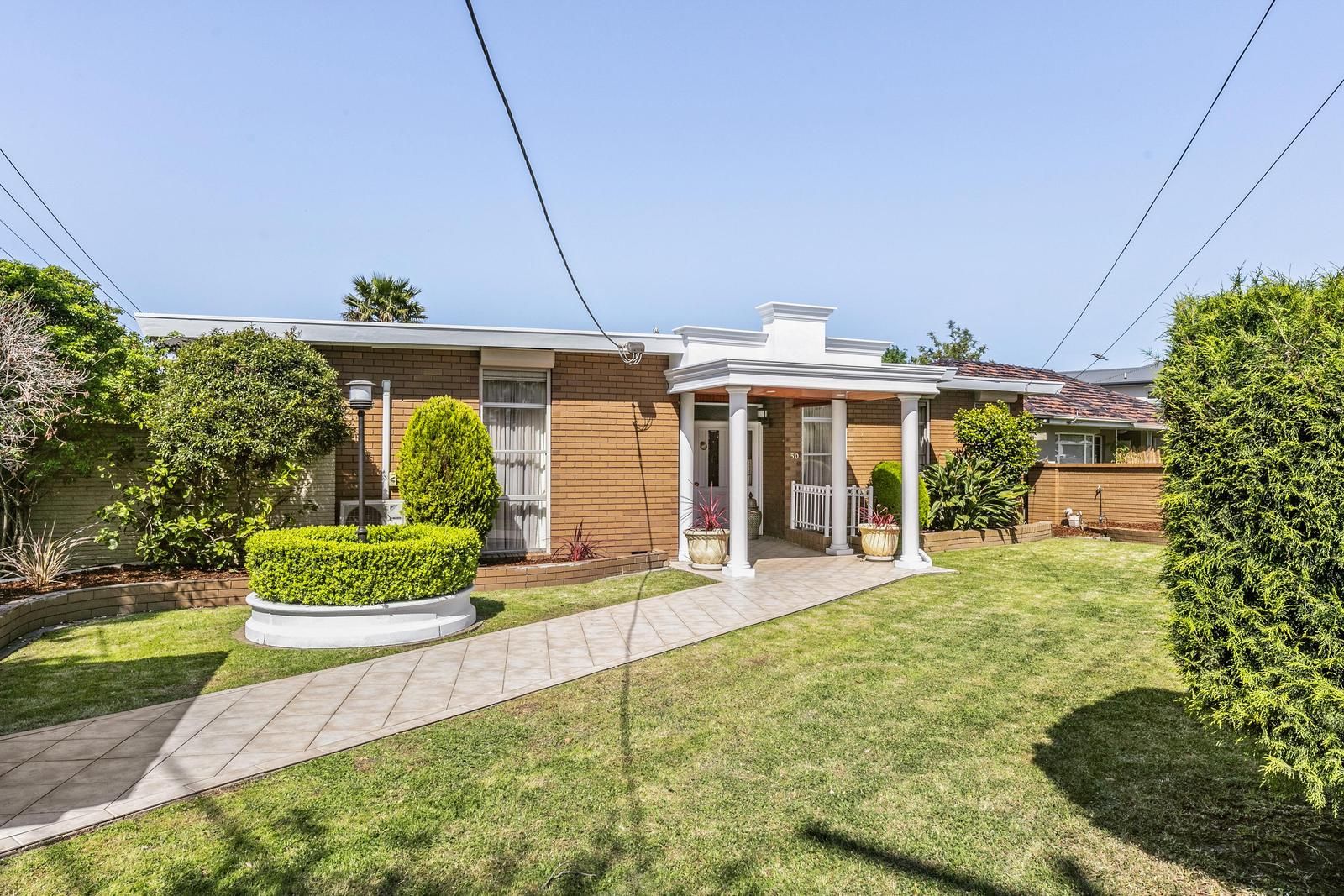 4 bedrooms House in 50 Military Road AVONDALE HEIGHTS VIC, 3034