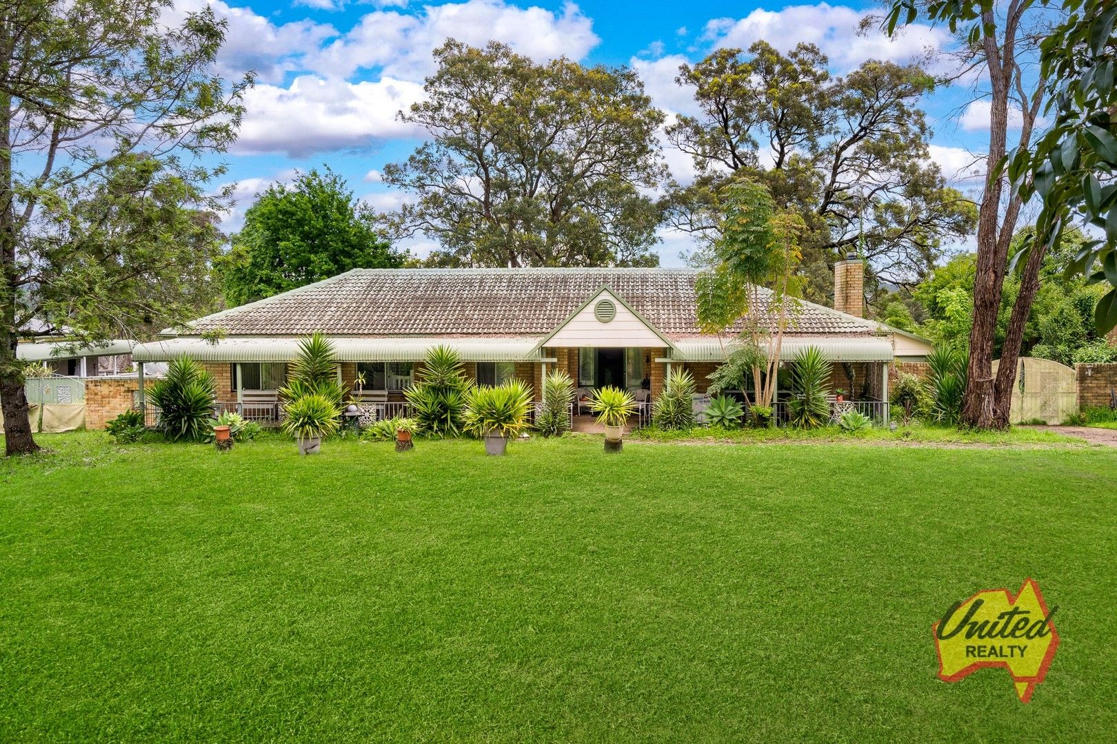 4 bedrooms House in 863 Montpelier Drive THE OAKS NSW, 2570
