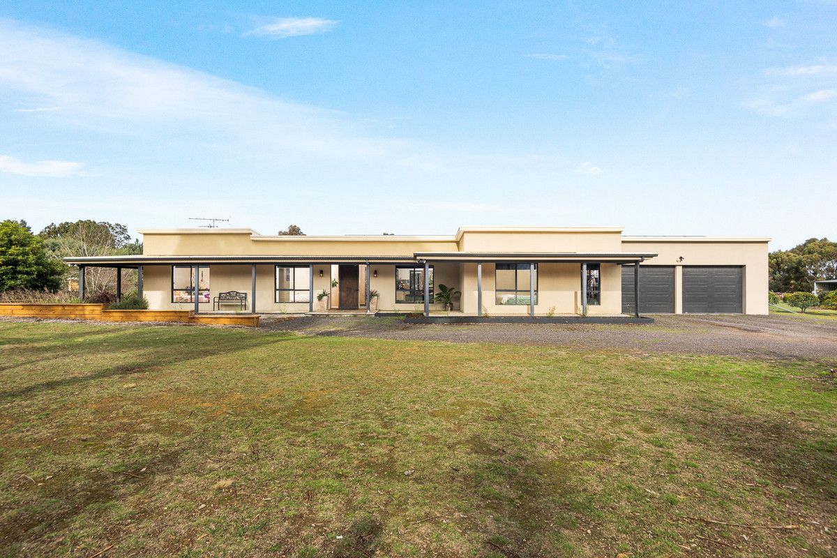 5 bedrooms House in 62 Barker Street TEESDALE VIC, 3328