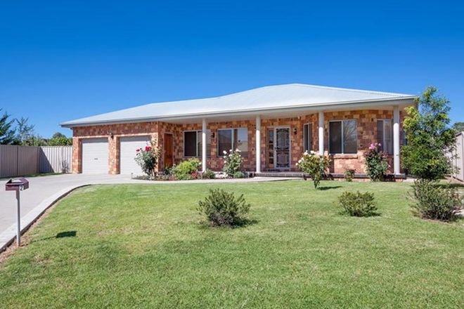 Picture of 2 Dunlop Place, ASHMONT NSW 2650