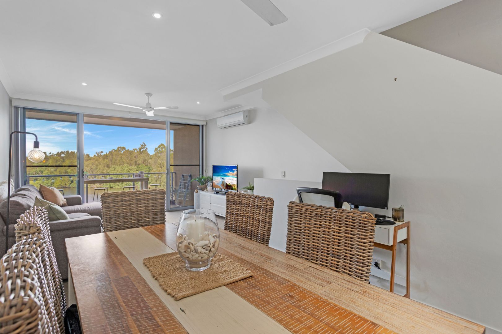 10/5036 Emerald Island Drive, Carrara QLD 4211, Image 2