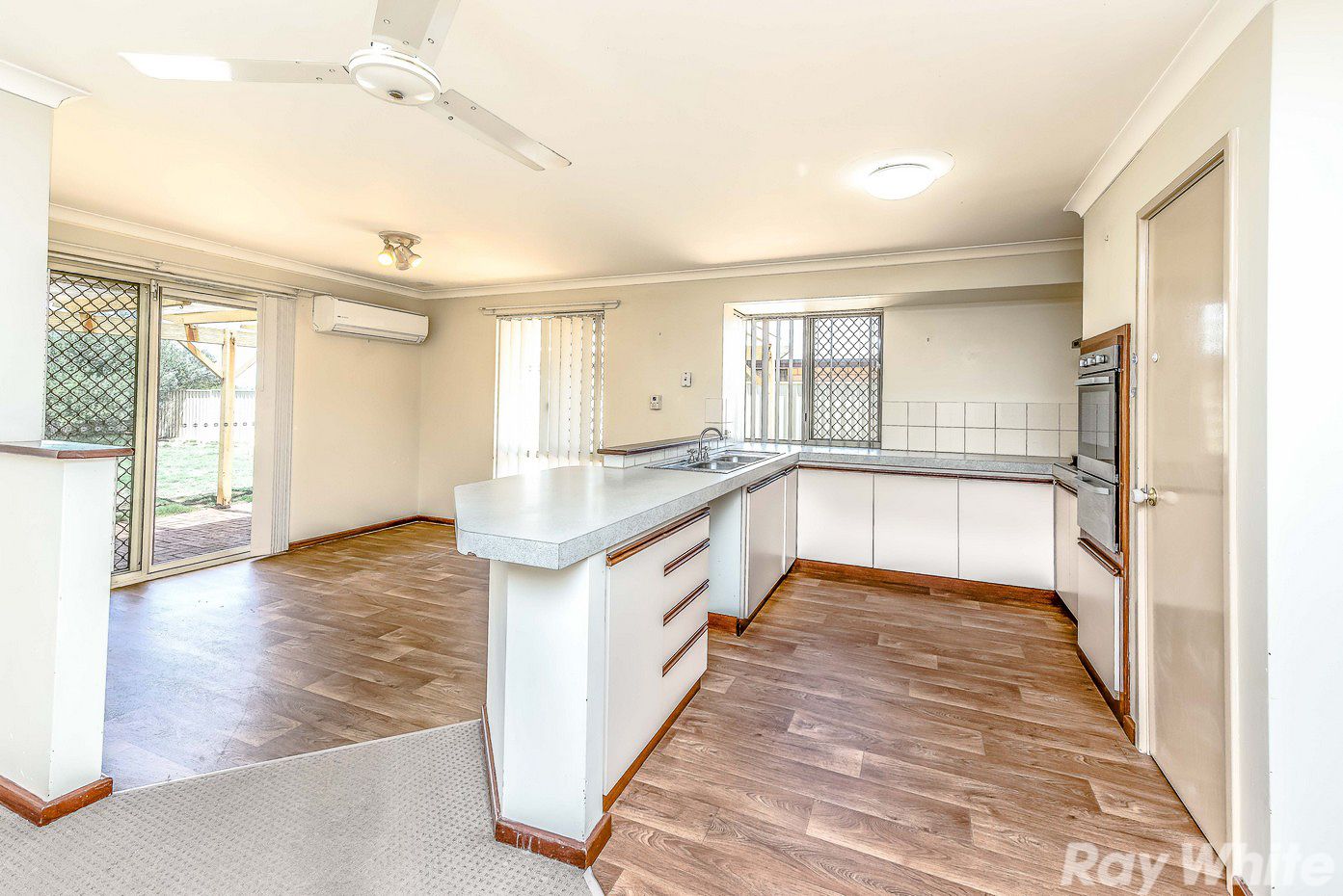 17 Mugana Crescent, Waggrakine WA 6530, Image 1