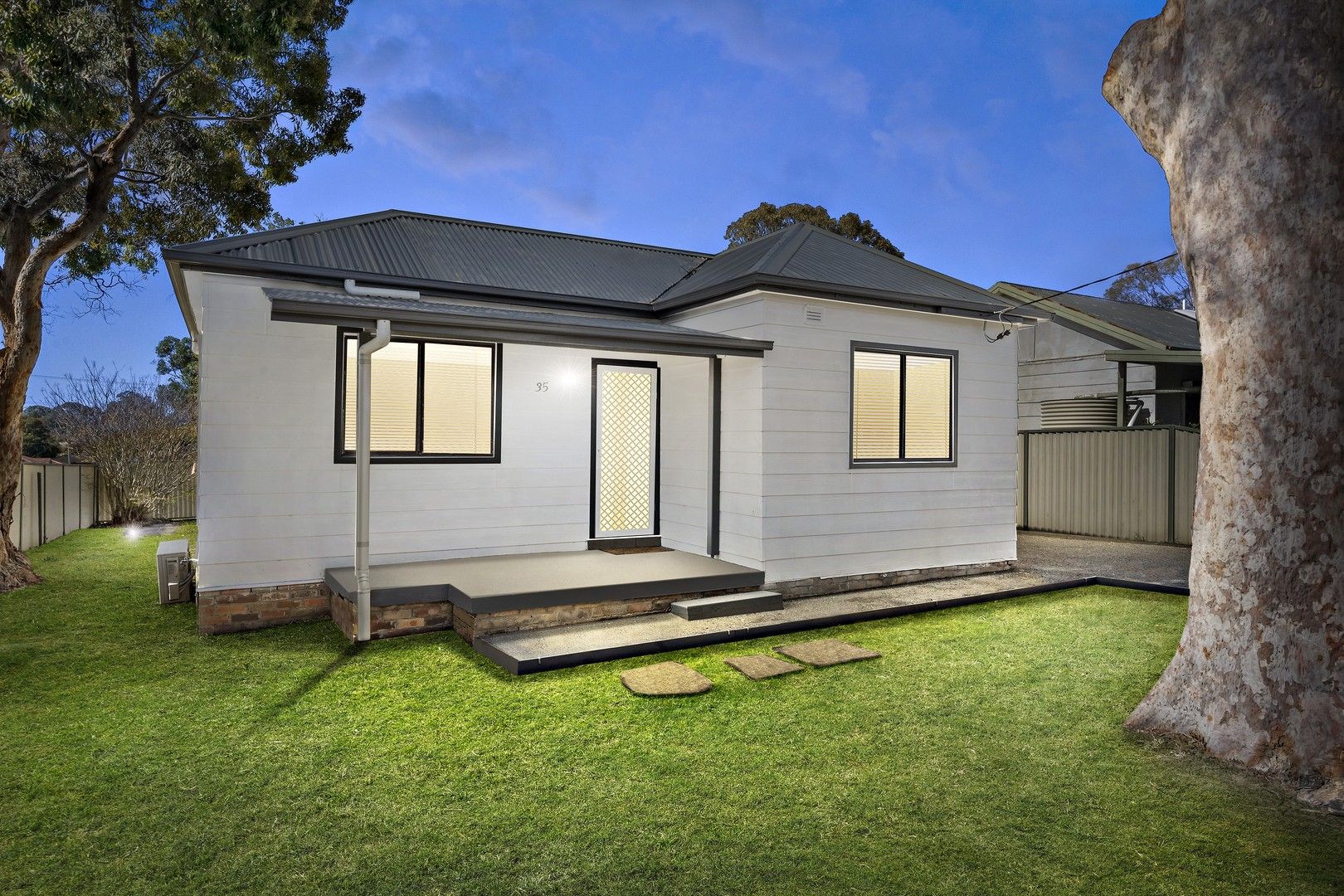 5 bedrooms House in 35 Manuka Parade GOROKAN NSW, 2263