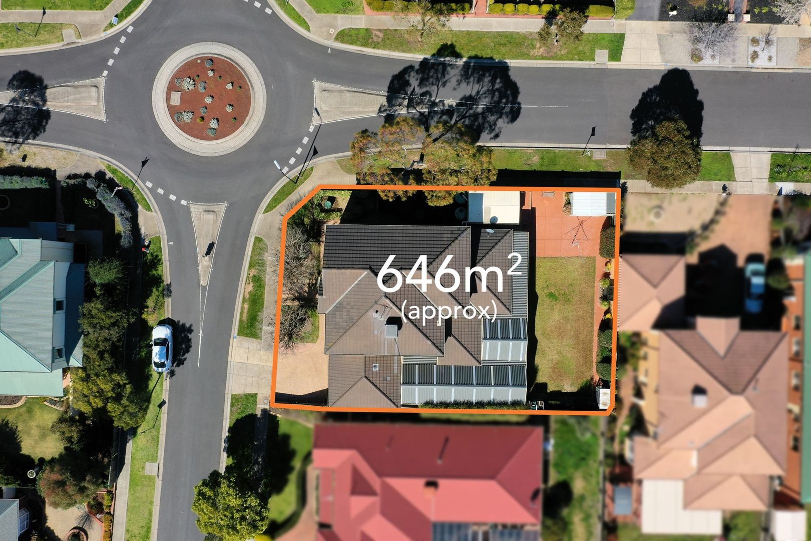 16 Sugargum Way, Sunbury VIC 3429, Image 2