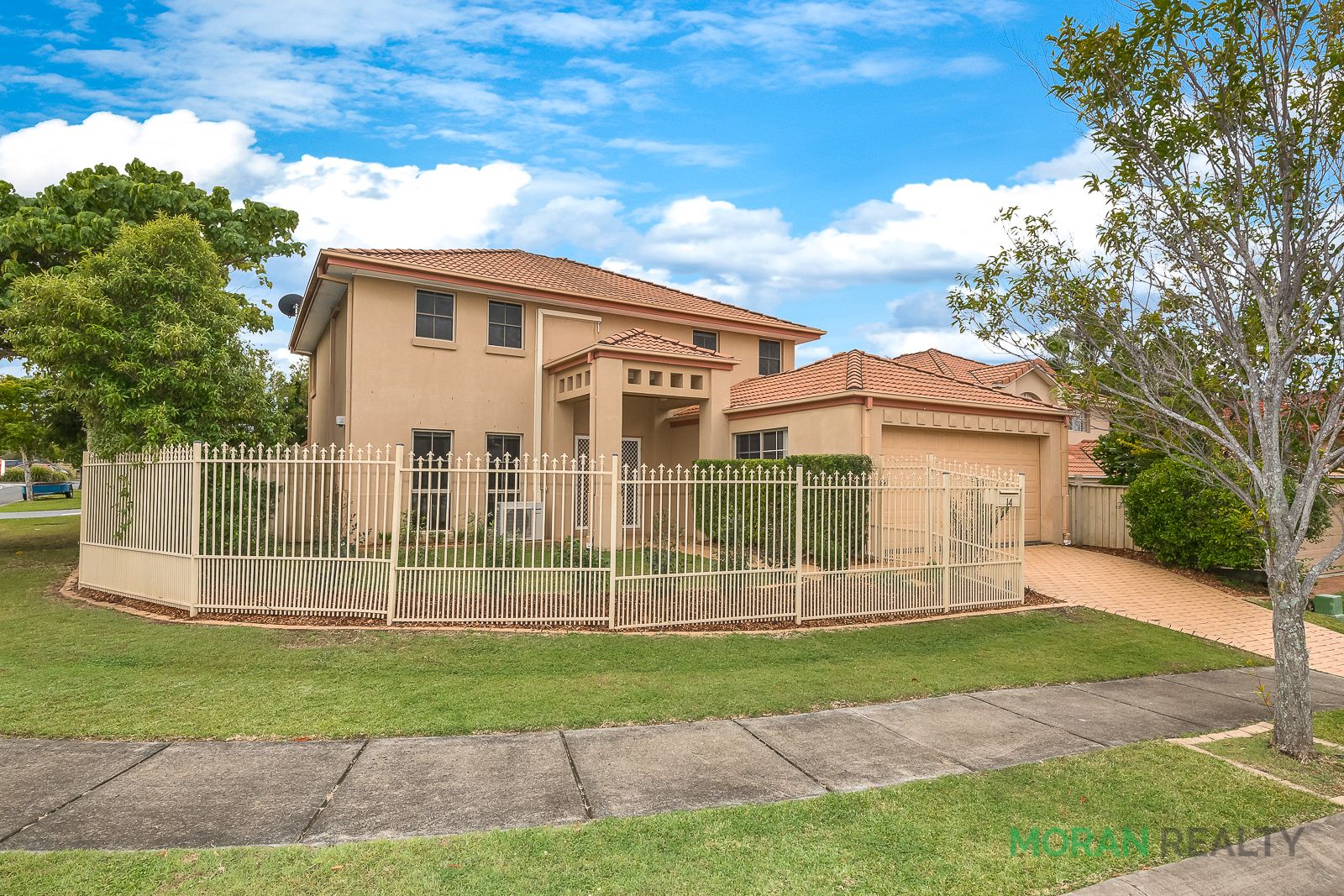 14 Oakridge Place, Molendinar QLD 4214