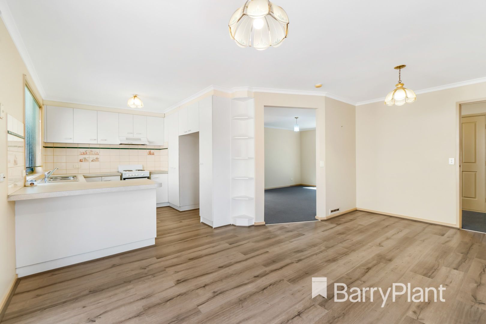 2/2 Branston Road, St Albans VIC 3021, Image 2