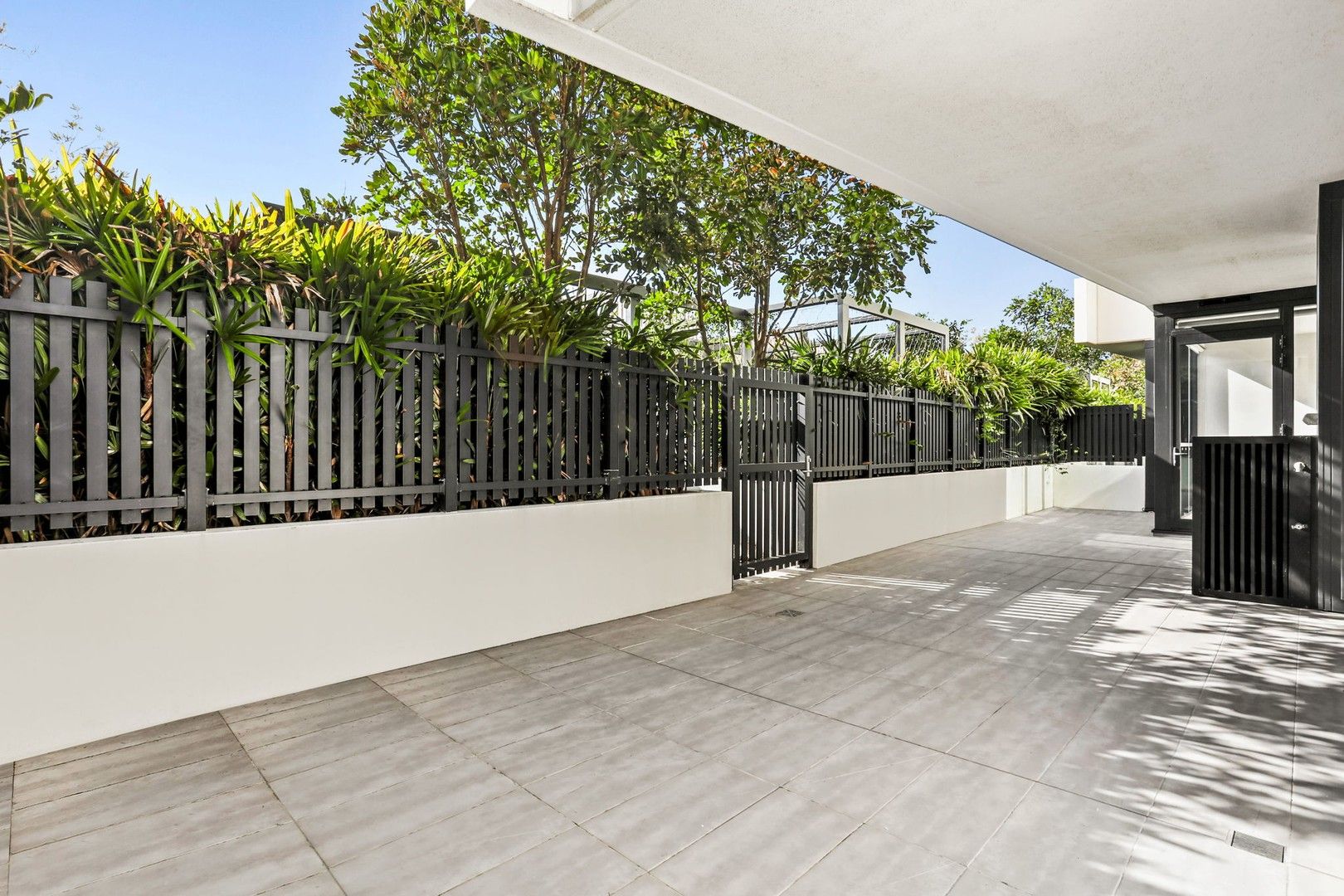 2 bedrooms Apartment / Unit / Flat in 109/4 Foreshore Boulevard WOOLOOWARE NSW, 2230