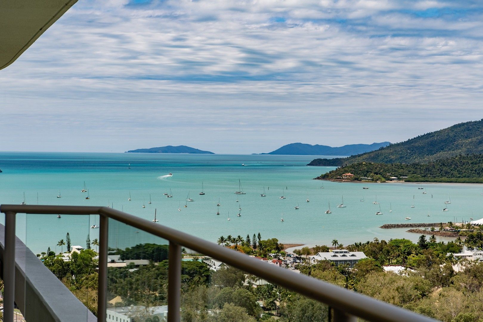 2 bedrooms Apartment / Unit / Flat in 21/18 Seaview Drive AIRLIE BEACH QLD, 4802