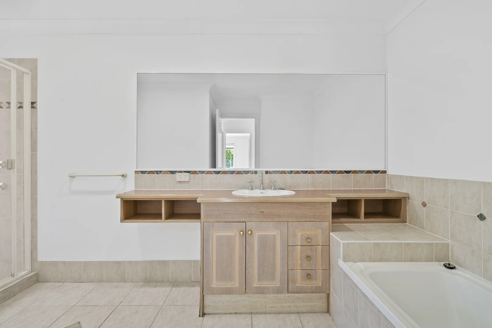 Additional image 5 of 54 Ottelia Drive, Elanora QLD 4221