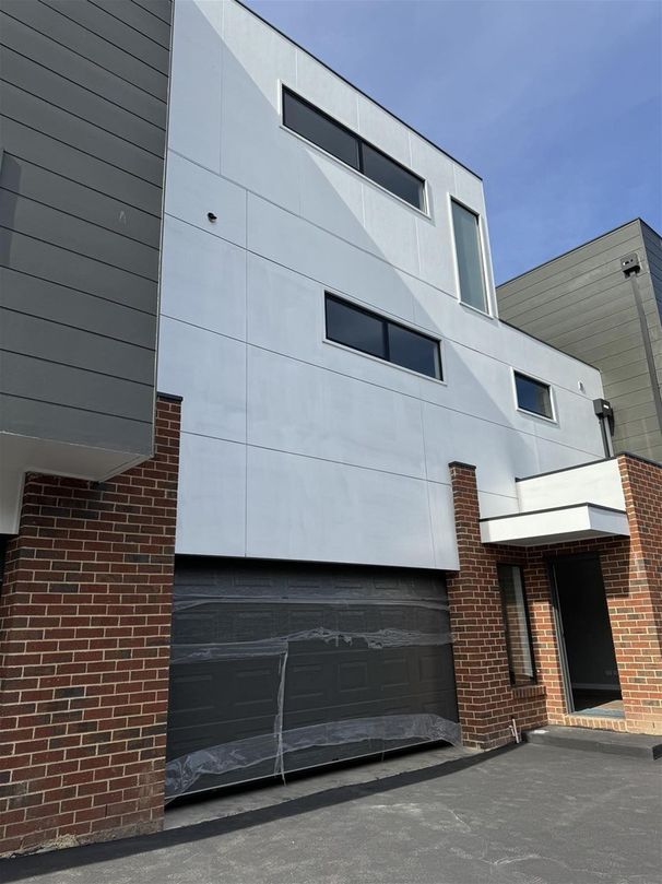 3 bedrooms Apartment / Unit / Flat in 2/6 Virginia Street SPRINGVALE VIC, 3171