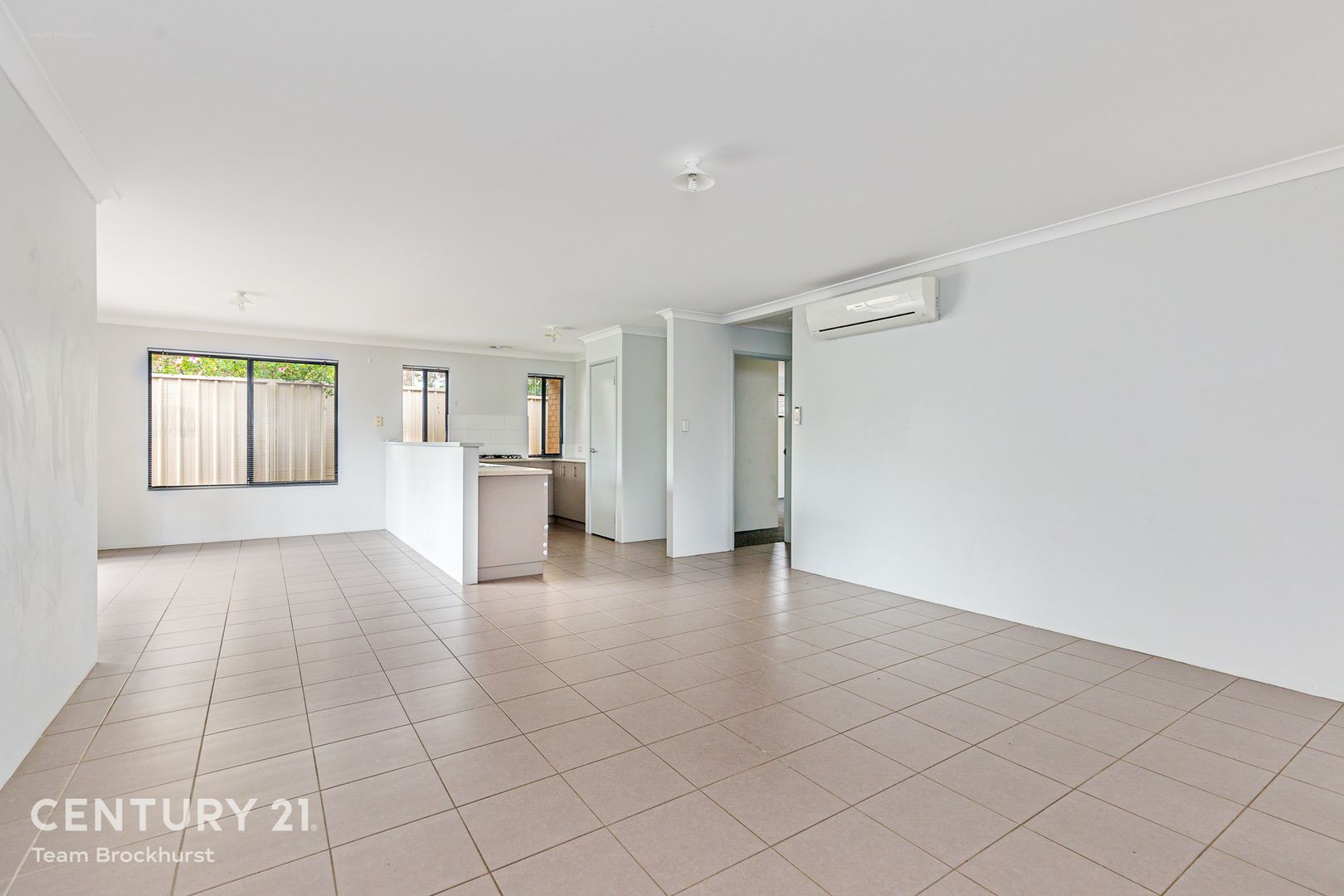 2/141 Third Avenue, Kelmscott WA 6111, Image 2