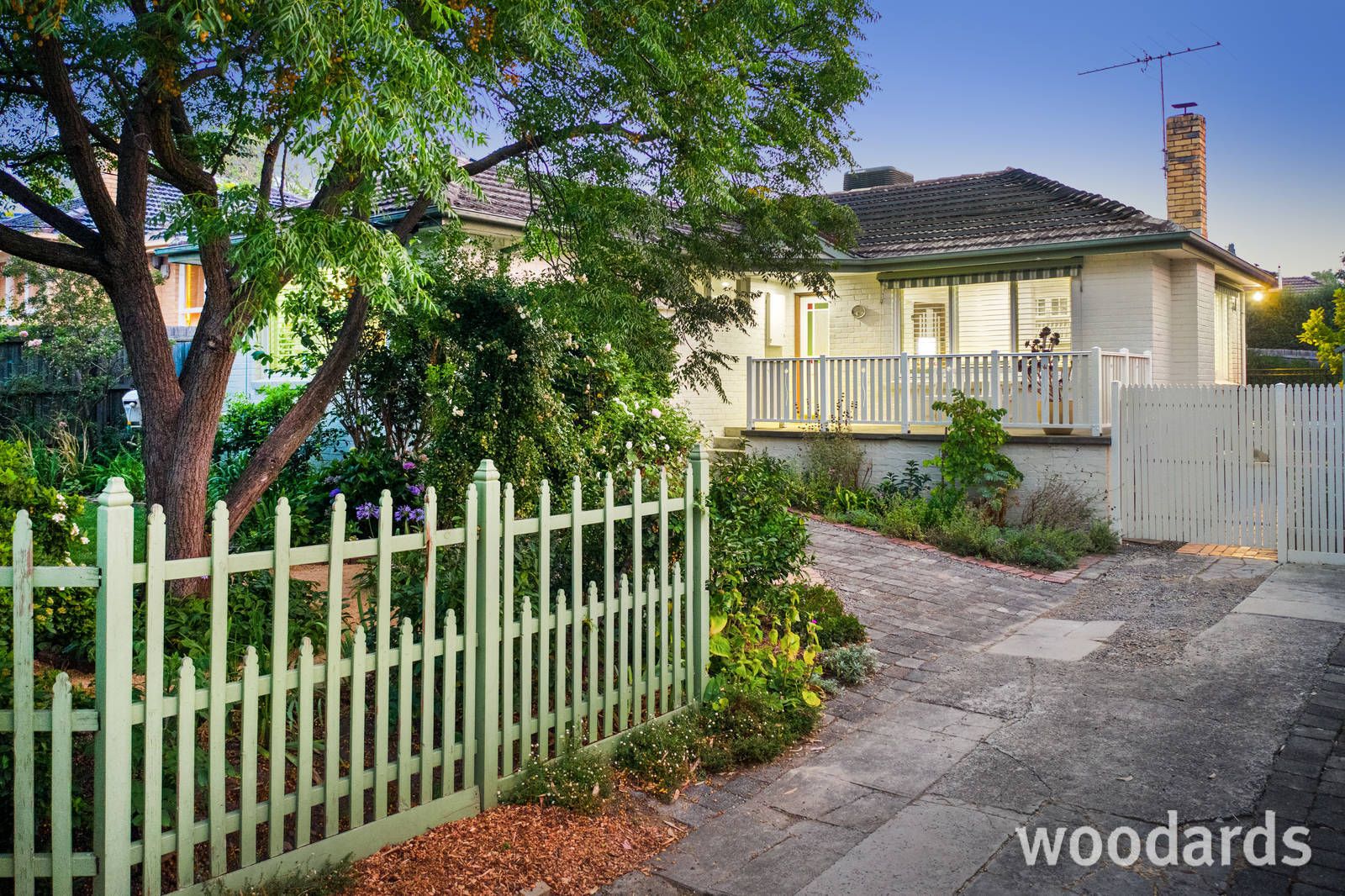 33 Cherry Orchard Rise, Box Hill North VIC 3129, Image 0