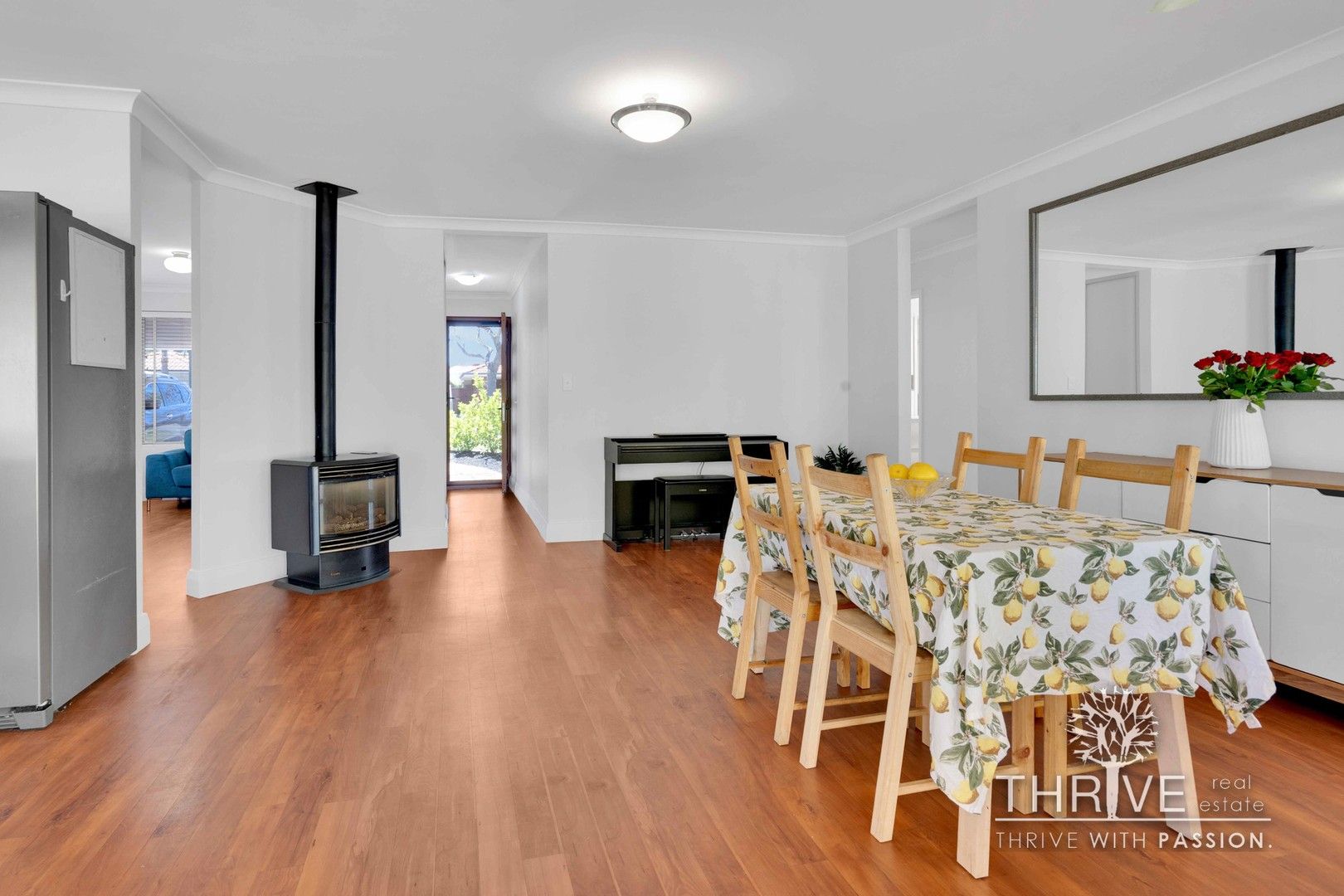 3 bedrooms House in 4 St Claire Gardens ATWELL WA, 6164