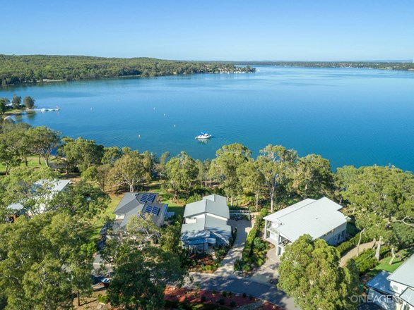 27 Lake Point Way, Murrays Beach NSW 2281