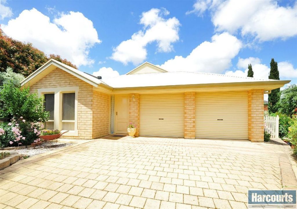3 bedrooms House in 71 Sturt Approach FLAGSTAFF HILL SA, 5159