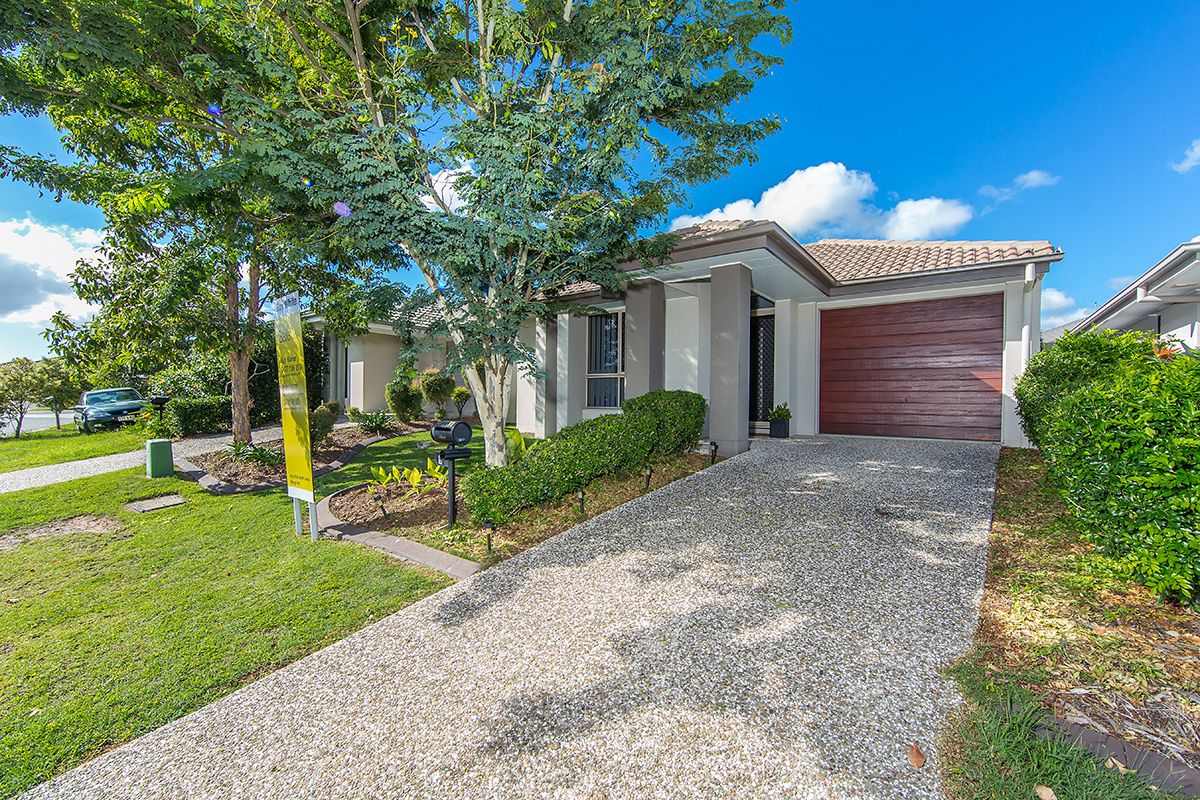4 bedrooms House in 5 Nina Crescent NORTH LAKES QLD, 4509