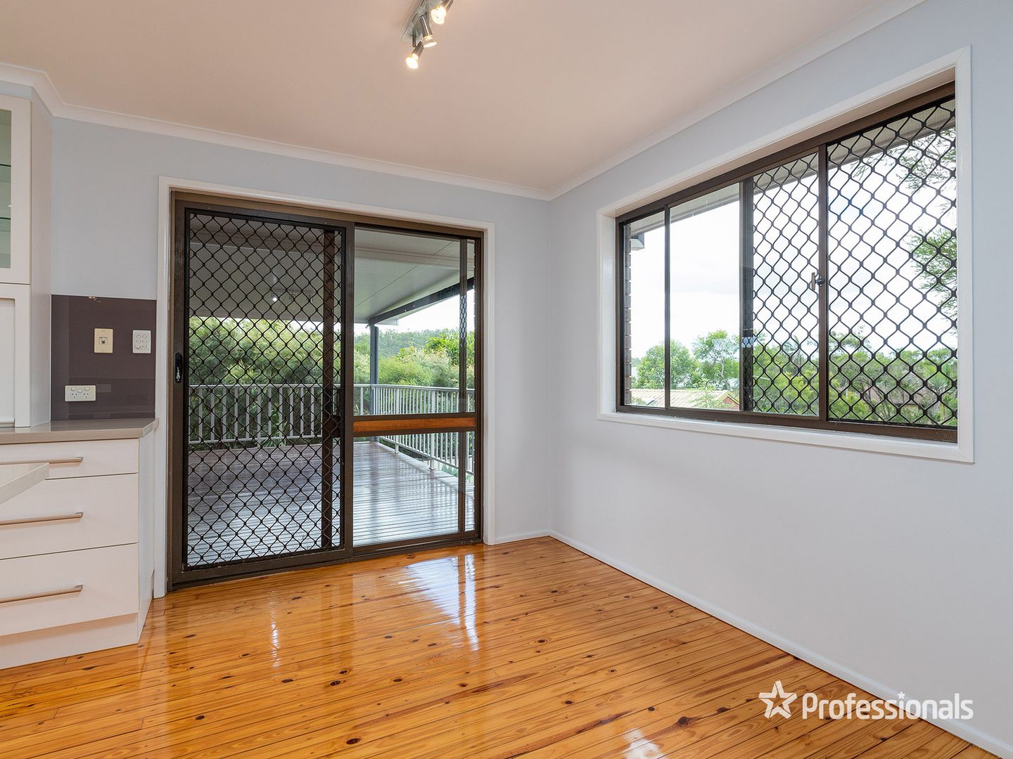 15 Mullacor Street, Ferny Grove QLD 4055, Image 2