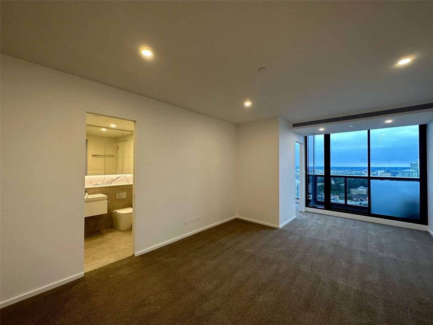 1 bedrooms Apartment / Unit / Flat in 3302/81 City Road SOUTHBANK VIC, 3006