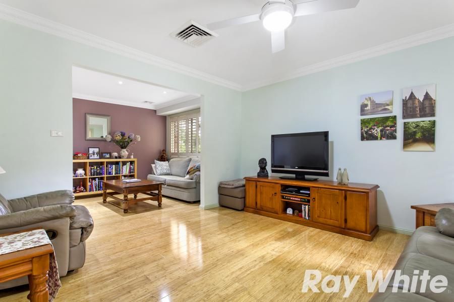 1/8 Carinda Drive, GLENHAVEN NSW 2156, Image 1