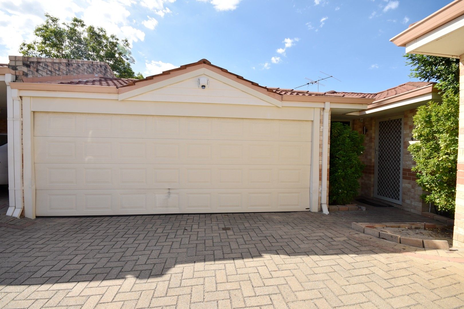 4 bedrooms Villa in 4/68 Coolgardie Street BENTLEY WA, 6102