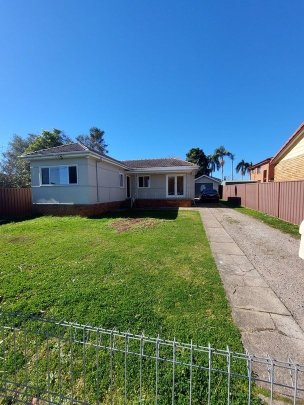 3 bedrooms House in 2 West St GUILDFORD NSW, 2161