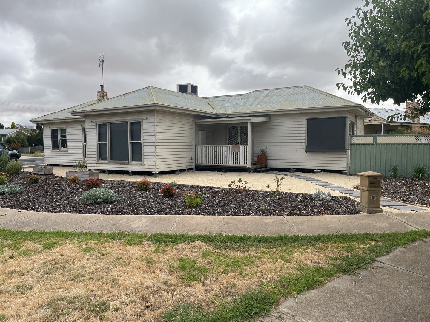 3 bedrooms House in 8A Sunnyside Avenue HORSHAM VIC, 3400