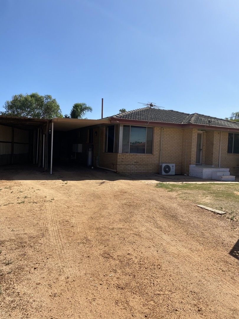 3 bedrooms House in 24 Devenish Street UTAKARRA WA, 6530