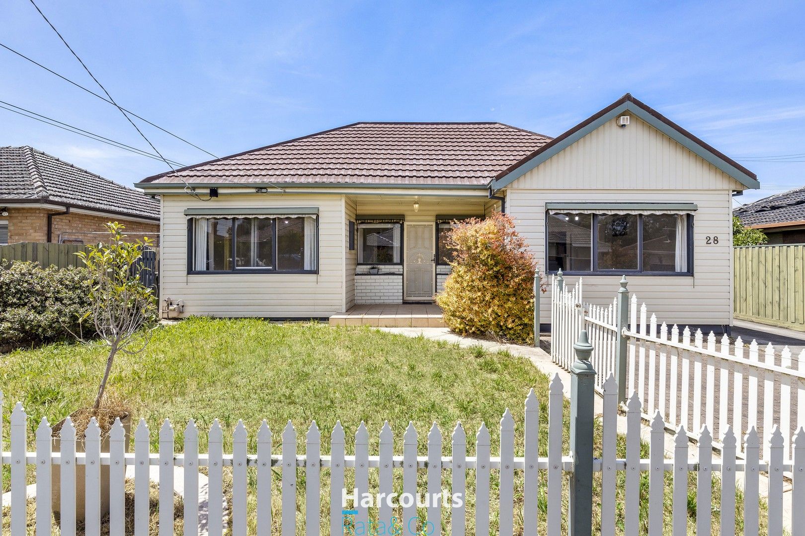 3 bedrooms House in 28 Mount View Road THOMASTOWN VIC, 3074