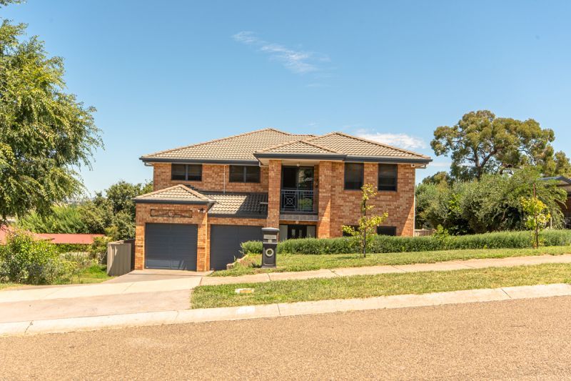 5 bedrooms House in 53 Discovery Drive YASS NSW, 2582