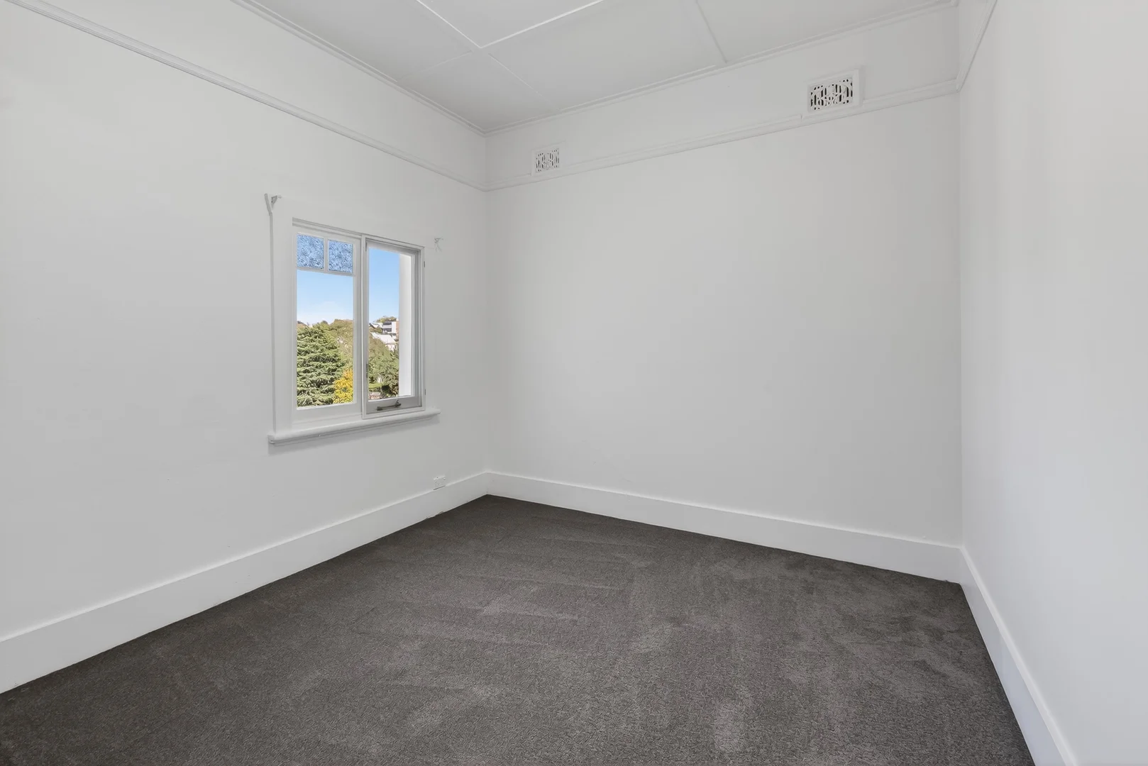 Additional image 6 of 2/8 Miles Avenue, Katoomba NSW 2780