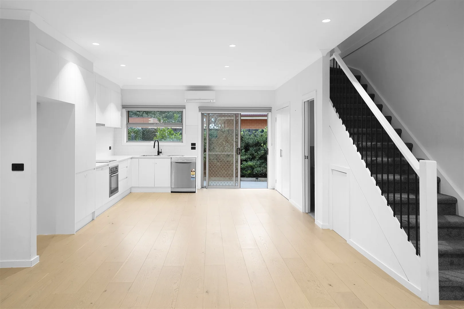 Additional image 5 of 2/14 Pleasant Rd, Thomastown VIC 3074