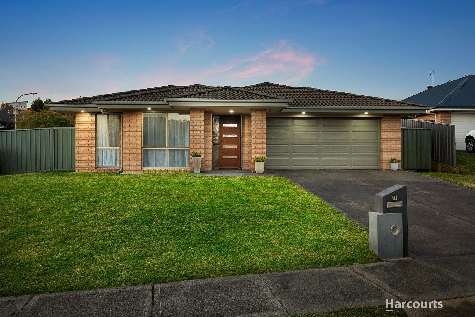 4 bedrooms House in 40 Northridge Drive CAMERON PARK NSW, 2285