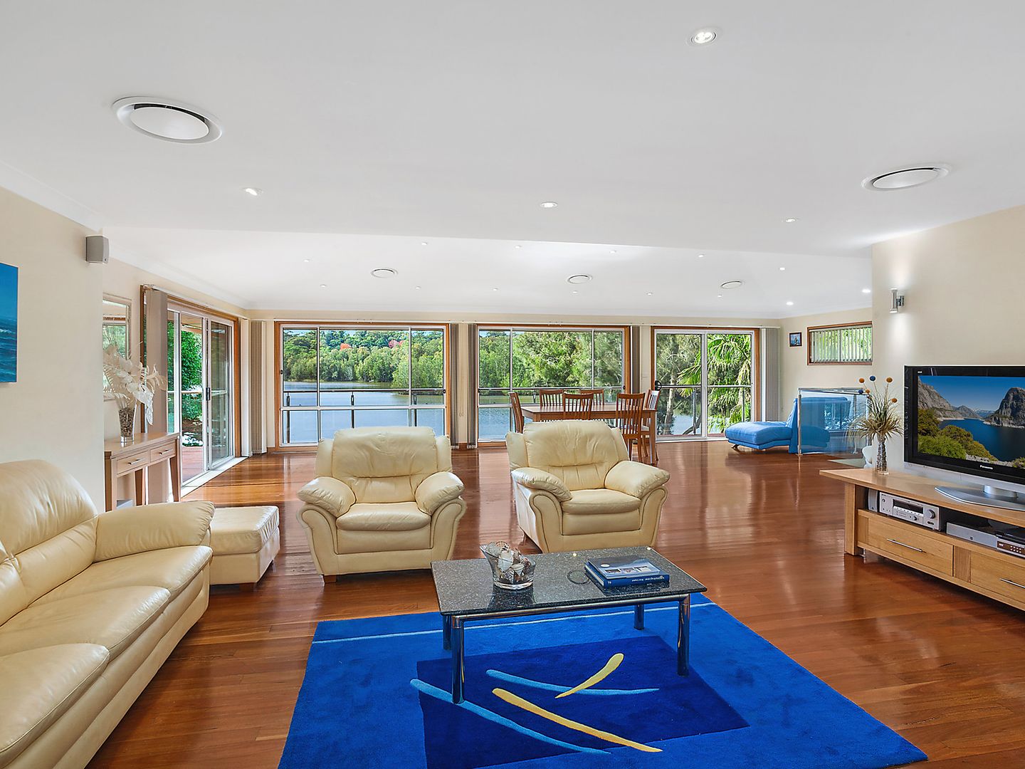 237A The Round Drive, Avoca Beach NSW 2251, Image 2