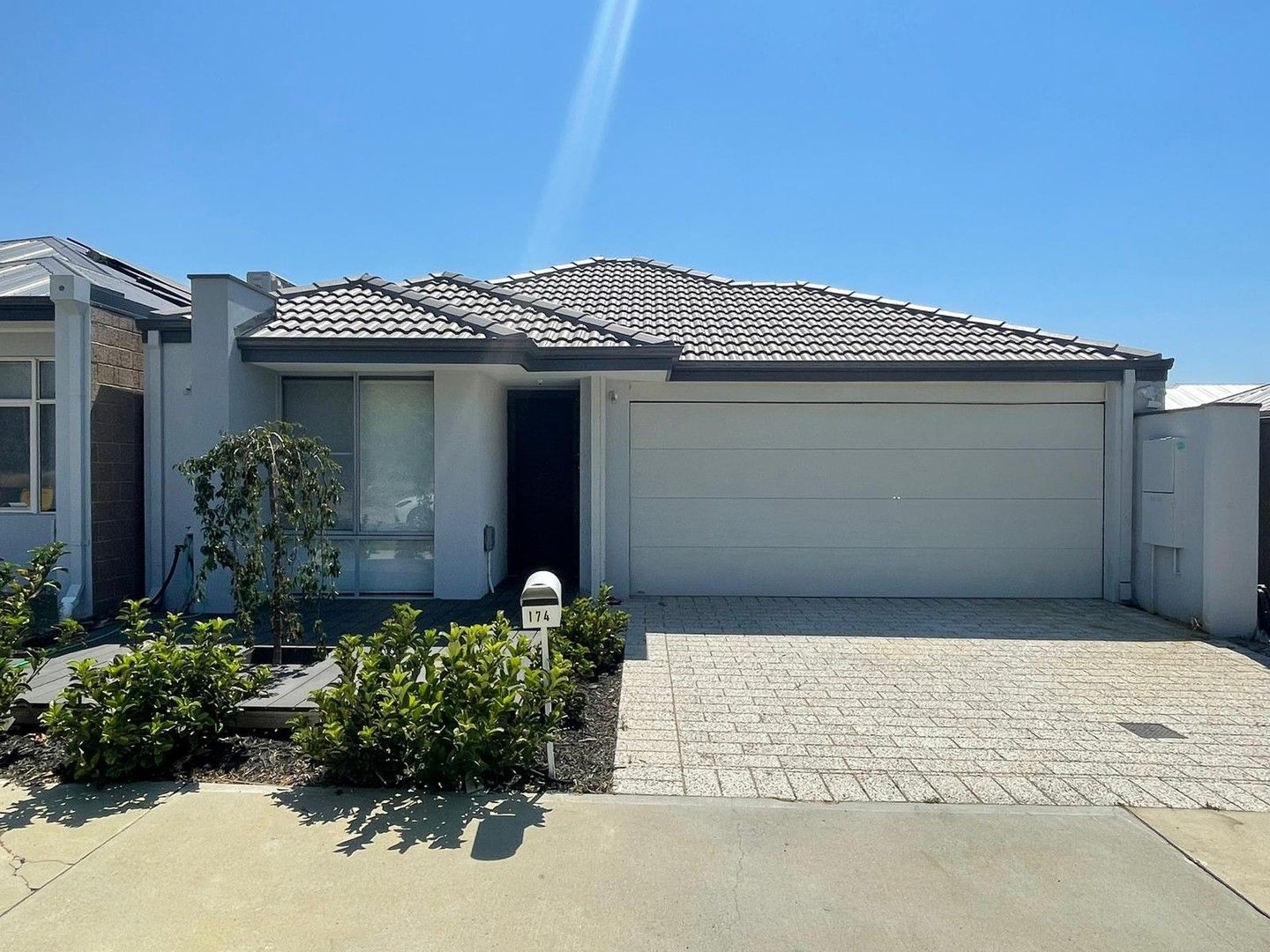 4 bedrooms House in 174 Barfield Road HAMMOND PARK WA, 6164