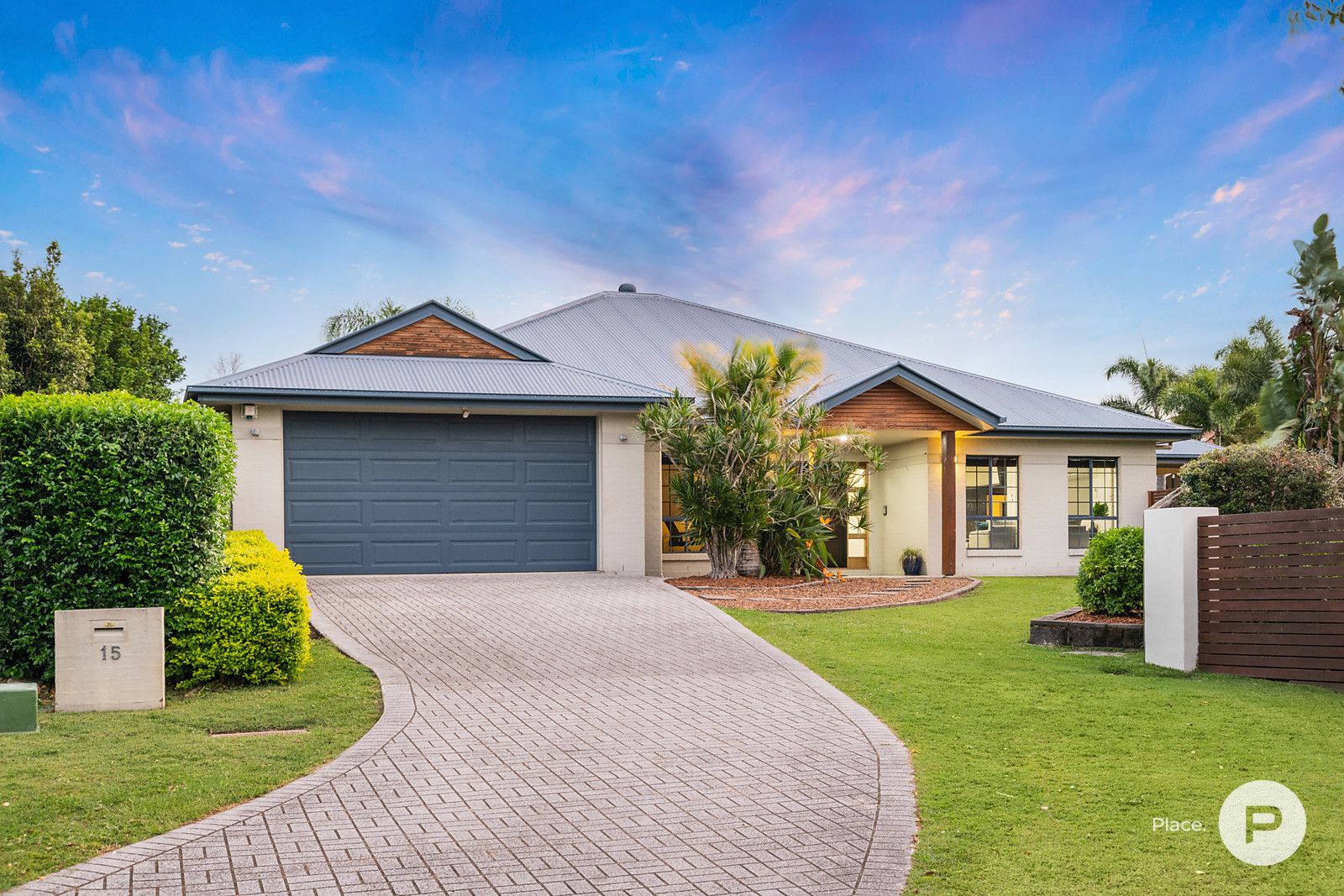 15 Ravensbourne Close, Parkinson QLD 4115, Image 0