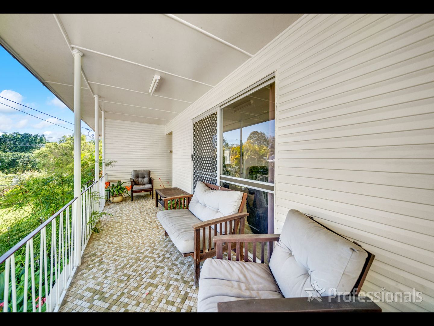 22 Gledson Street, North Booval QLD 4304, Image 2