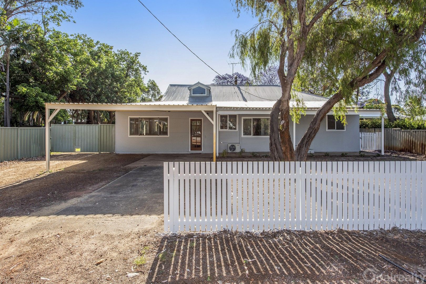 4 bedrooms House in 18 Maxwell Street SERPENTINE WA, 6125