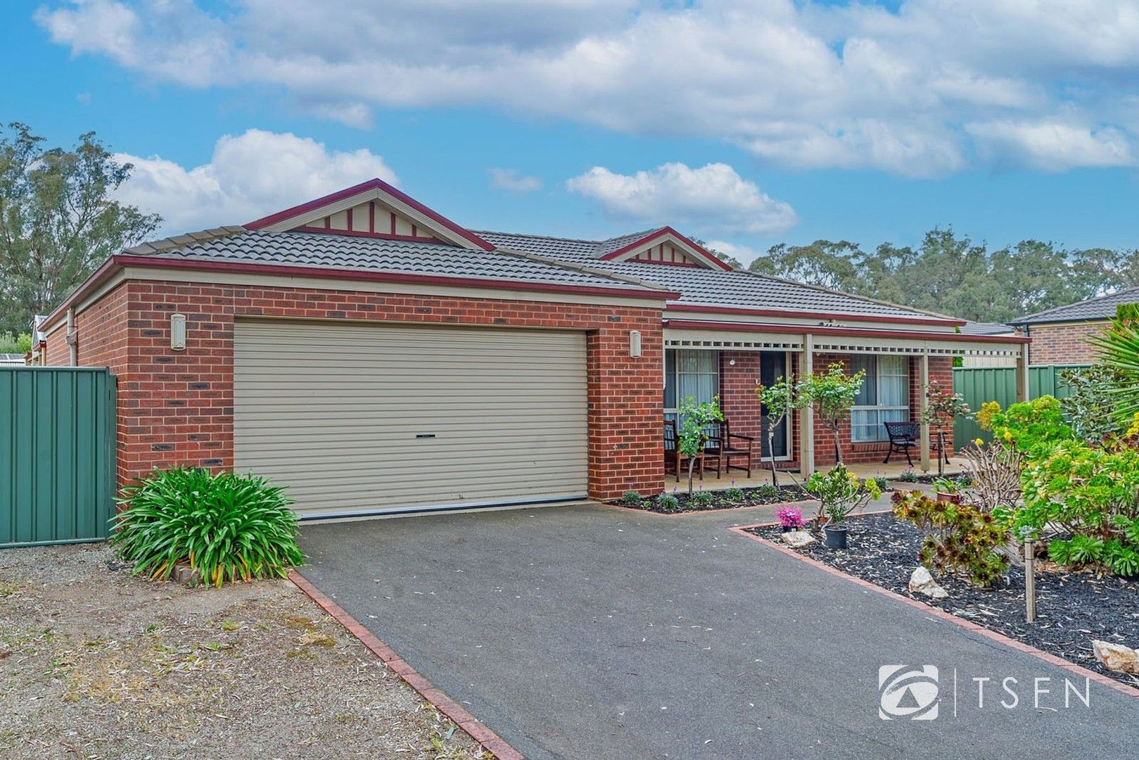 3 bedrooms House in 99A Crusoe Road KANGAROO FLAT VIC, 3555