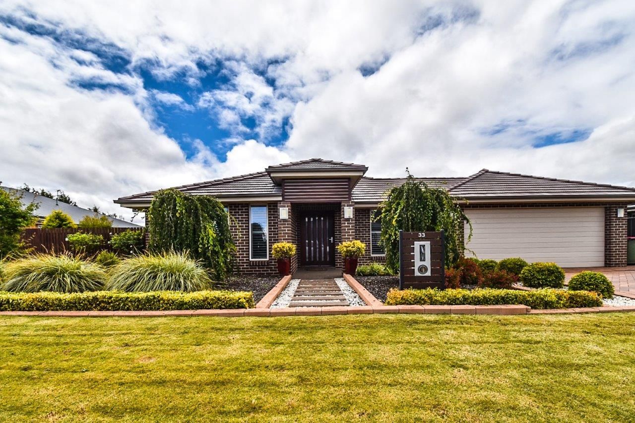 4 bedrooms House in 33 Lombardy Way ORANGE NSW, 2800