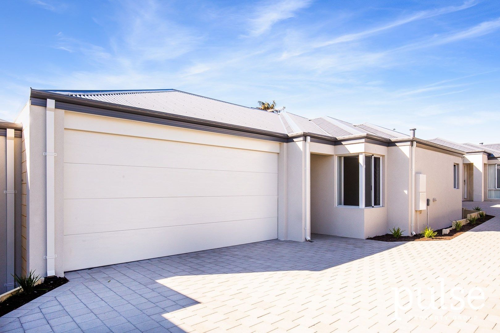 3 bedrooms Villa in 2/17 Stainer Street WILLAGEE WA, 6156