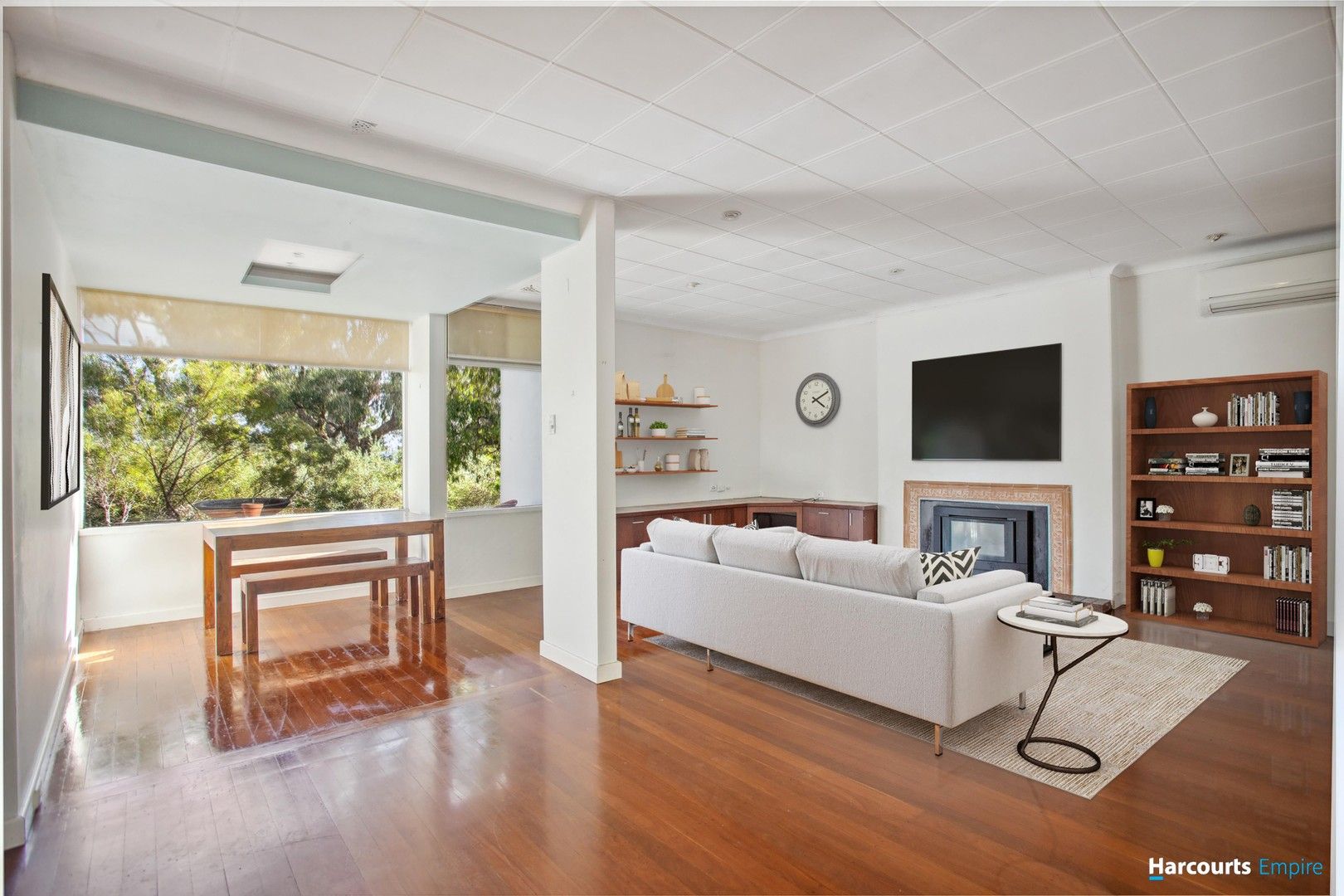 4 bedrooms House in 6 Camden Street WEMBLEY DOWNS WA, 6019