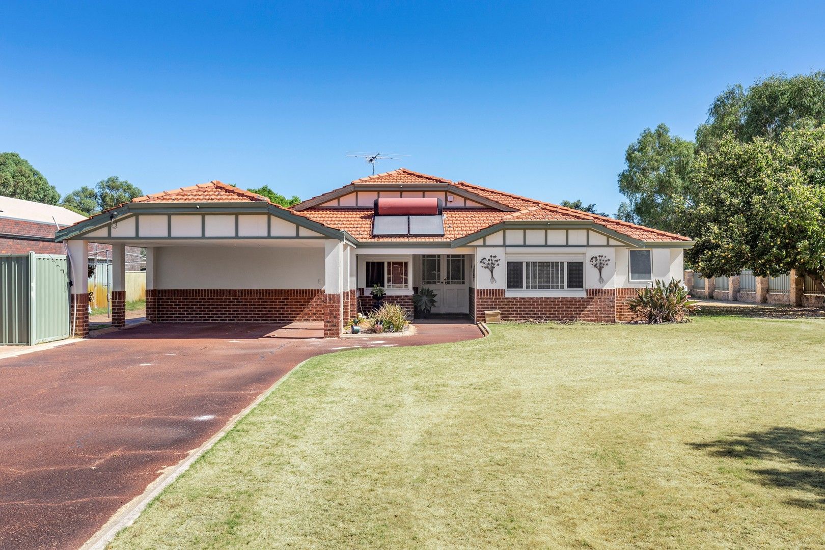 19 Victoria Road, West Swan WA 6055, Image 0