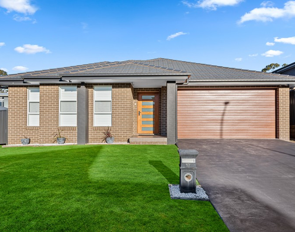 17 Holroyd Street, Albion Park NSW 2527