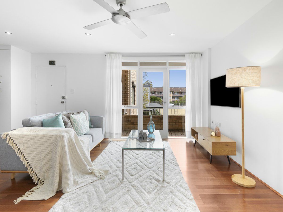 2 bedrooms Apartment / Unit / Flat in 16/143 Burns Bay Road LANE COVE NSW, 2066